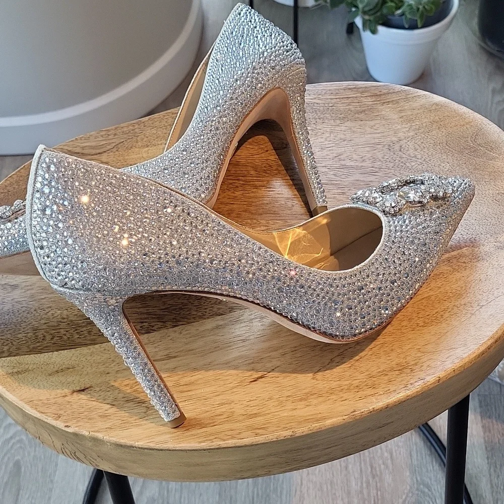 Badgley Mischka Cher II Silver Rhinestone Pump - 9.5 - Picture 14 of 14